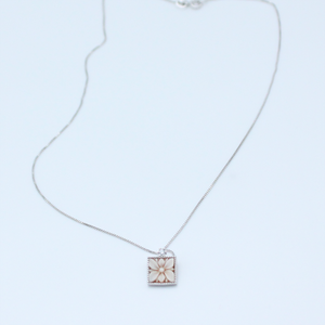 Square Flower - Collana cammeo