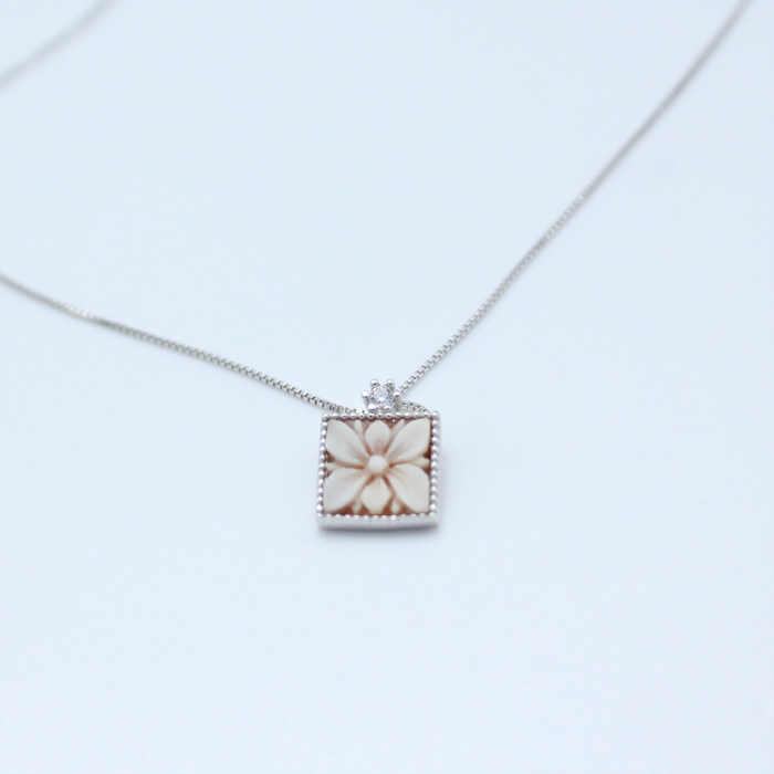 Square Flower - Collana cammeo